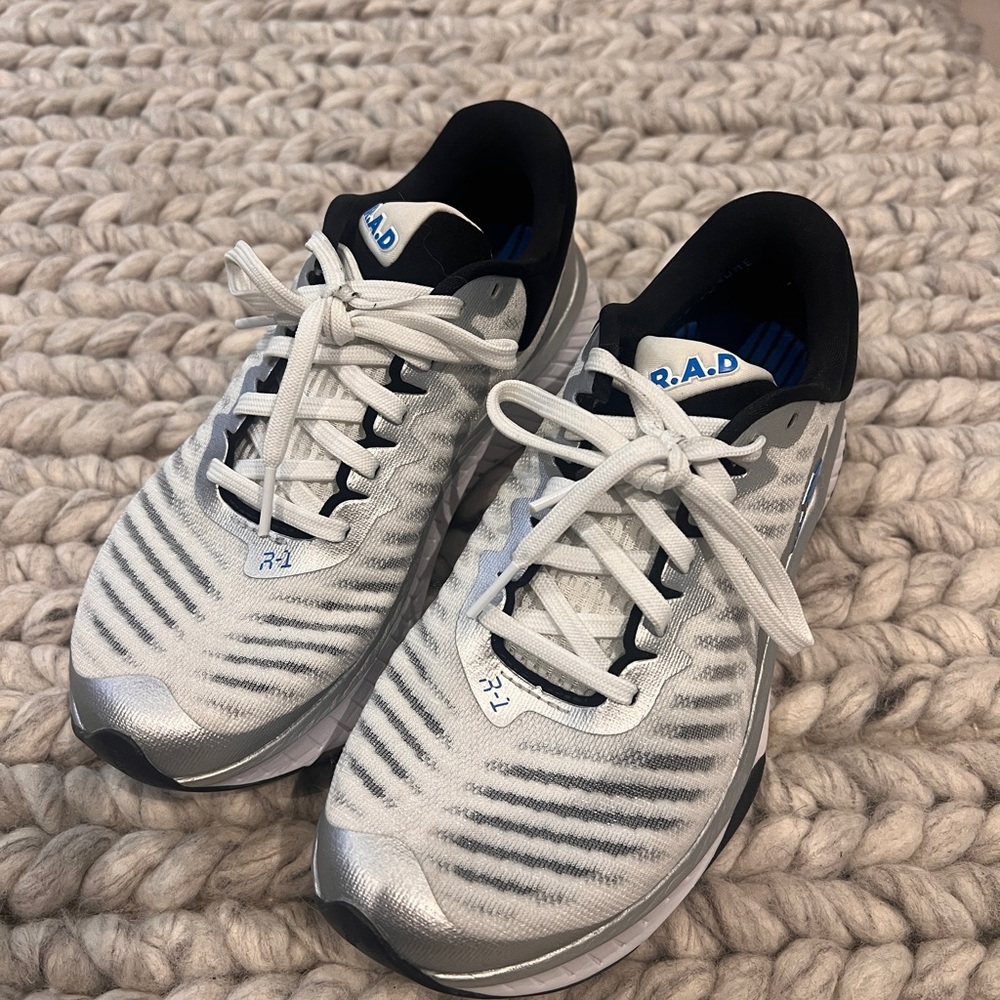 Rad R1 Classic Runners - Picture 2 of 4